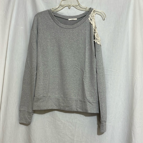 Le lis women’s cold shoulder light weight thin sweatshirt size medium - Picture 2 of 10